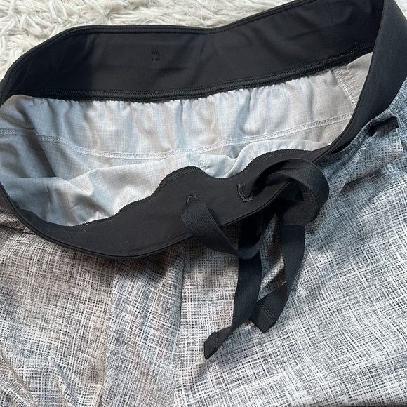 🔥$SALE$🔥 Lululemon Men's unlined Shorts - Picture 3 of 5